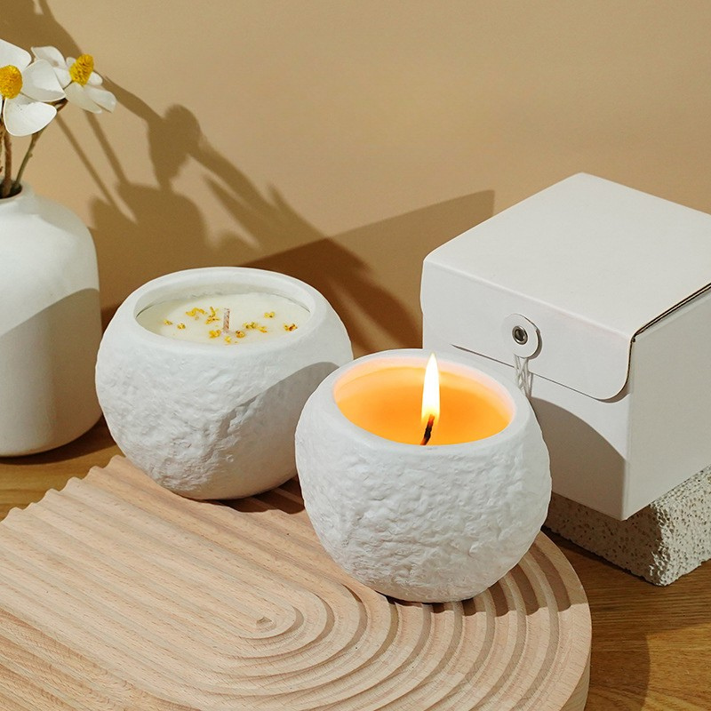 LILORA-YUHuan LZ-45646 scented soy wax candle.