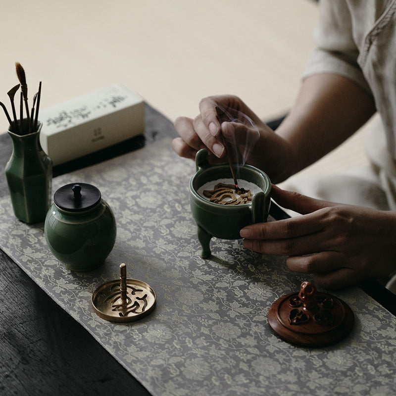 LILORA Celadon Ritual Set – Mindful Gift for Meditation & Yoga